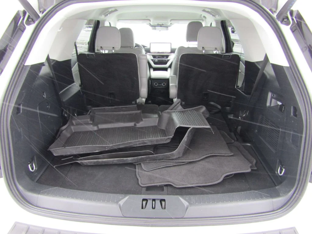 Used 2025 Star White Ford Active image 22