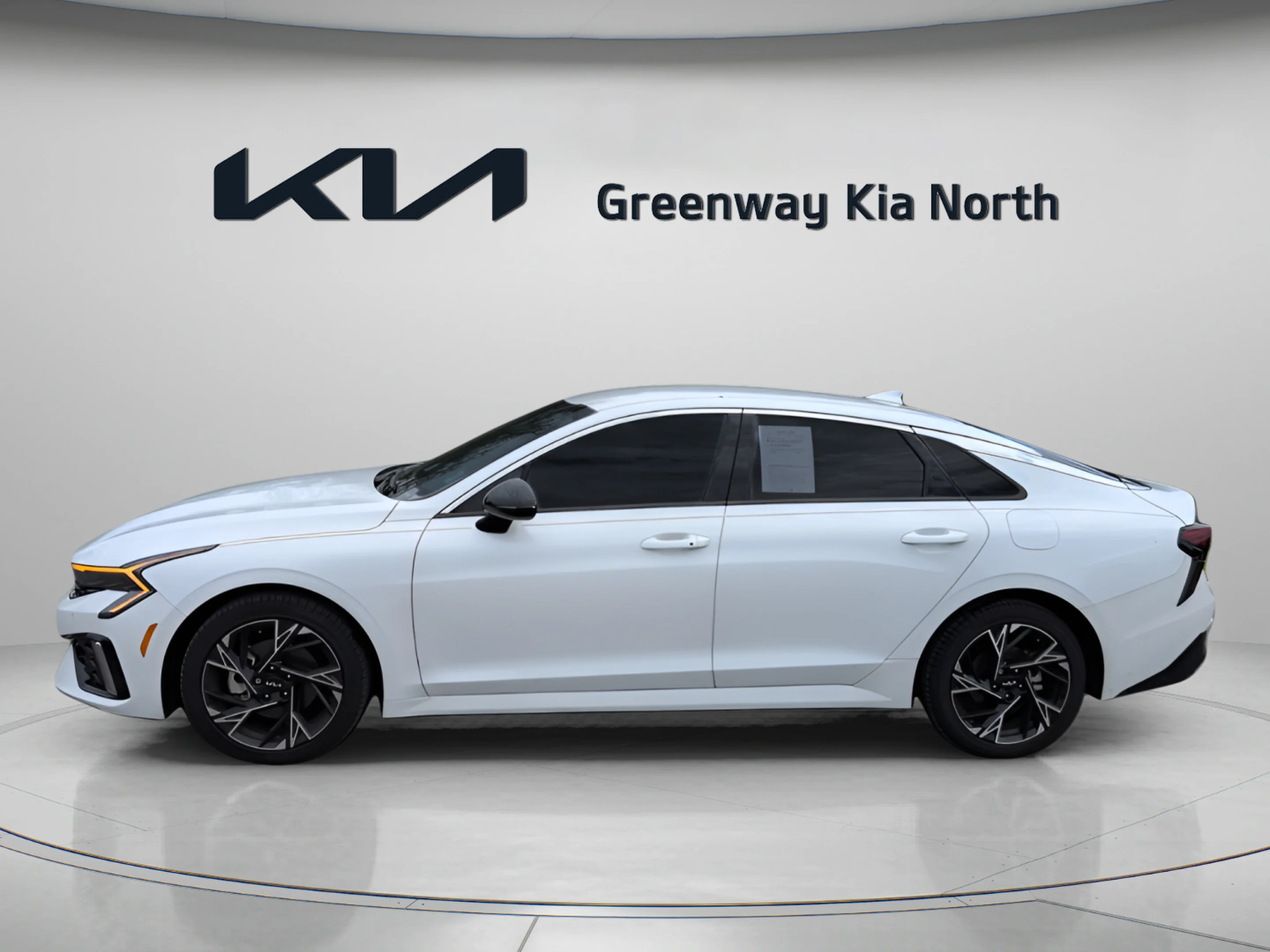 Used 2025 Snow White Pearl Kia GT-Line image 4