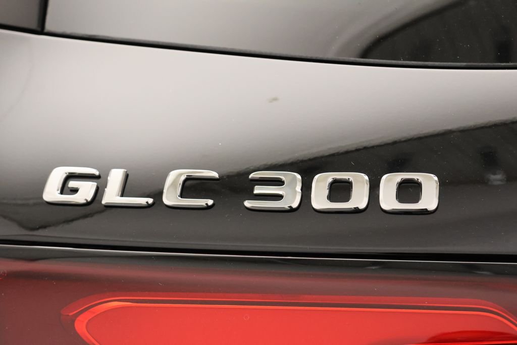 New 2026 Black Mercedes-Benz GLC 300 image 9