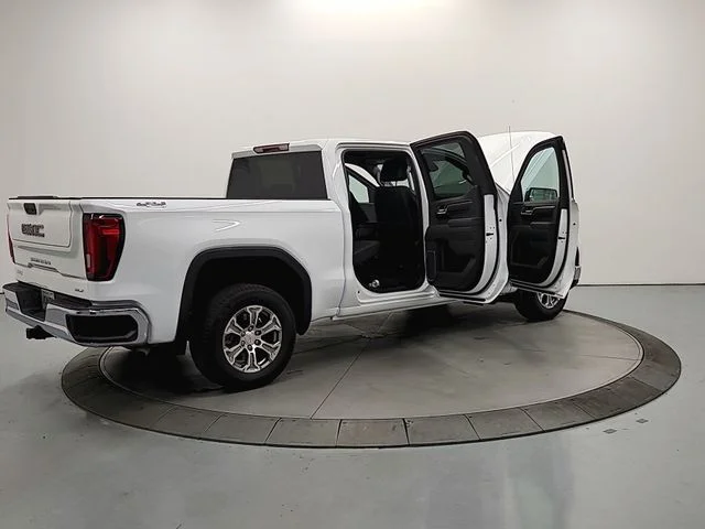 Used 2025 White GMC SLT image 13