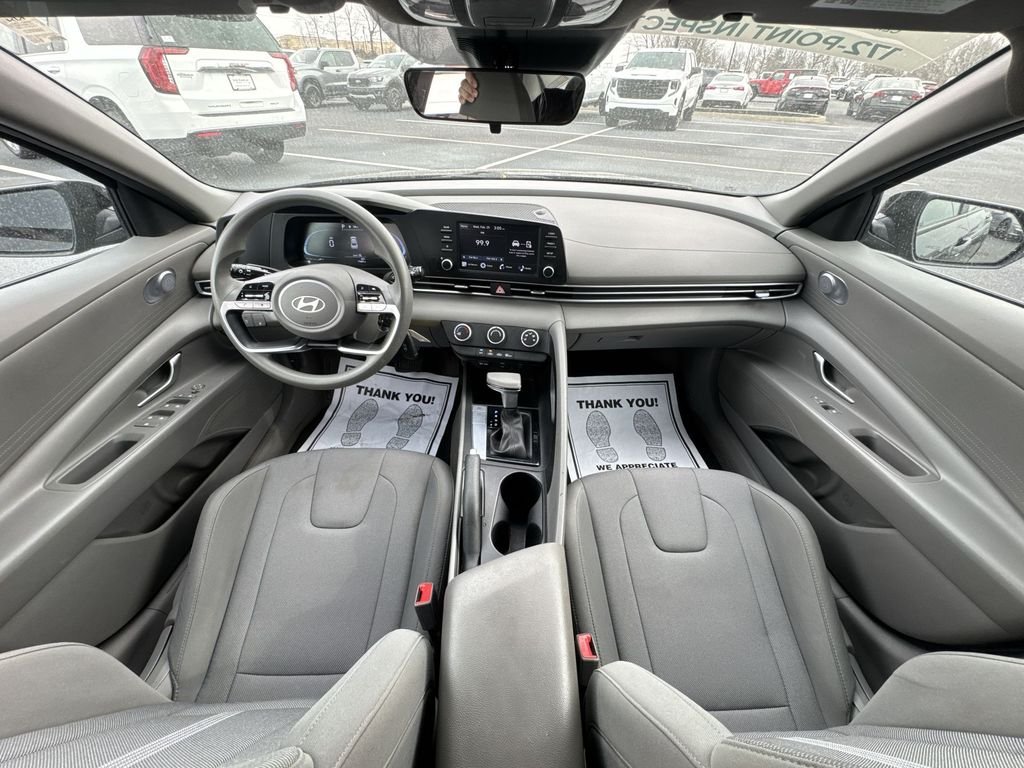 Used 2024 Black Hyundai SE image 21
