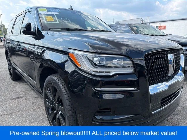 Used 2024 Black Lincoln Reserve image 10