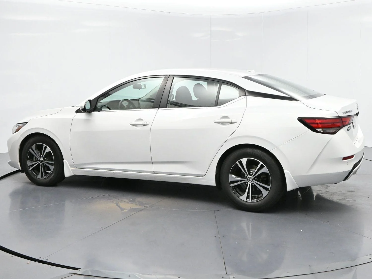 Used 2021 Aspen White Tricoat Nissan SV image 5