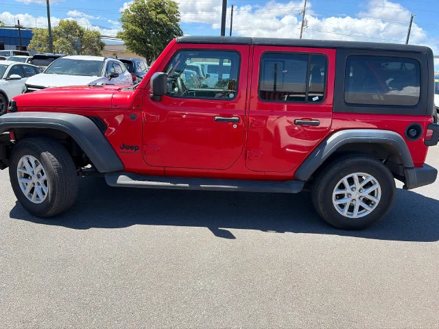 Used 2023 Red Jeep Sport S image 8
