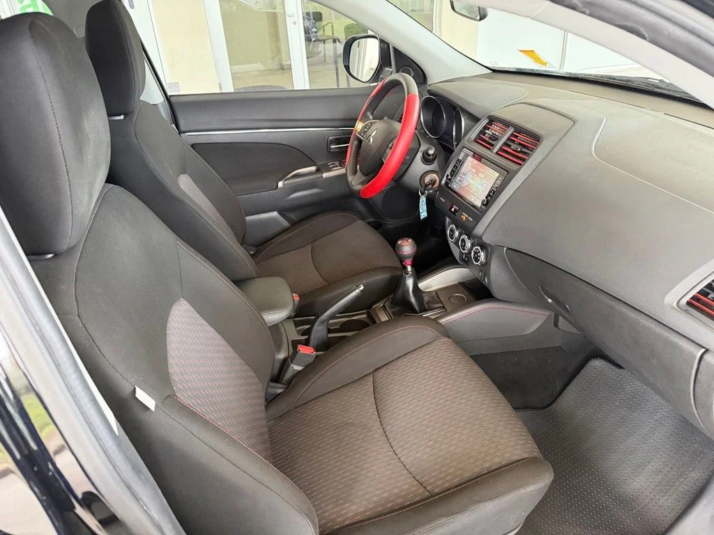 Used 2019 Black Mitsubishi 2.0 SP image 22