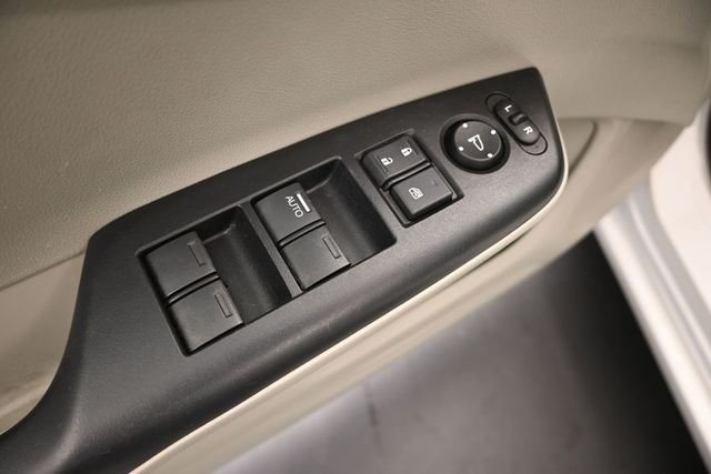 Used 2012 White Honda LX image 13