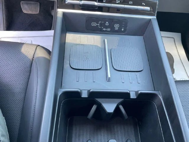 Used 2025 Blue Hyundai SEL image 28