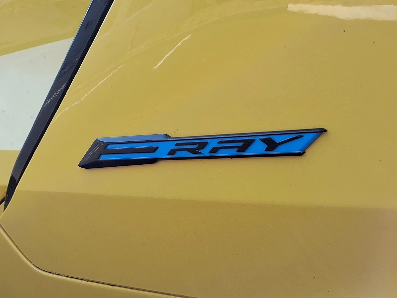 Used 2025 Competition Yellow Tintcoat Metallic Chevrolet 2LZ image 34