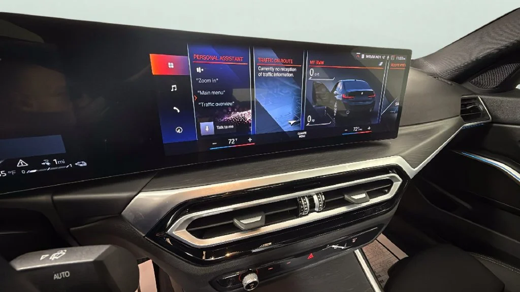 2024 BMW 3 Series 330e - Photo 17