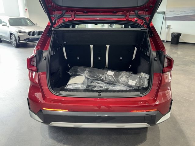New 2026 Vegas Red Metallic BMW xDrive28i image 12