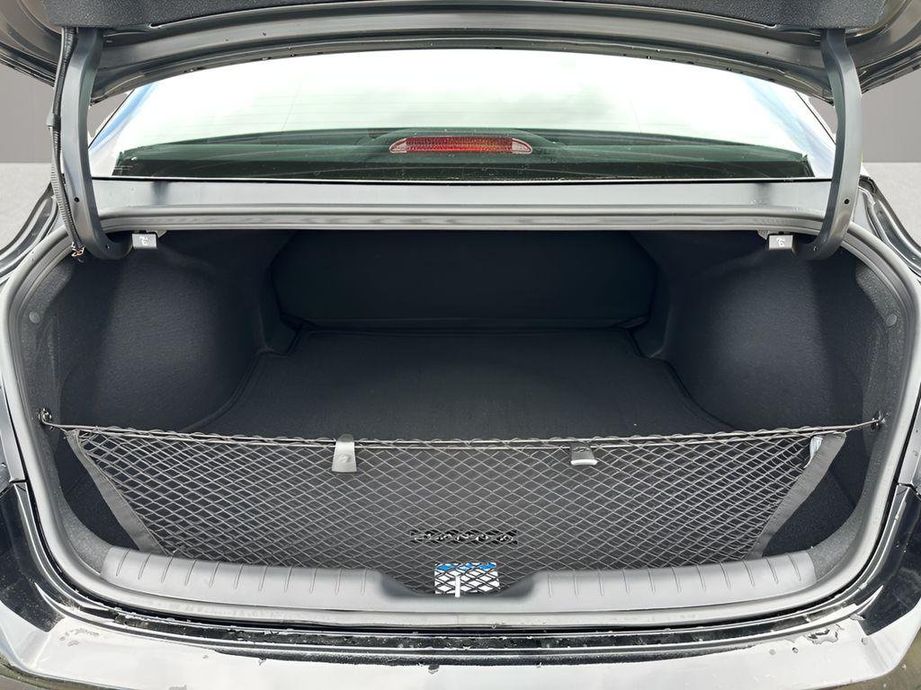 2025 Hyundai Elantra Blue - Photo 9