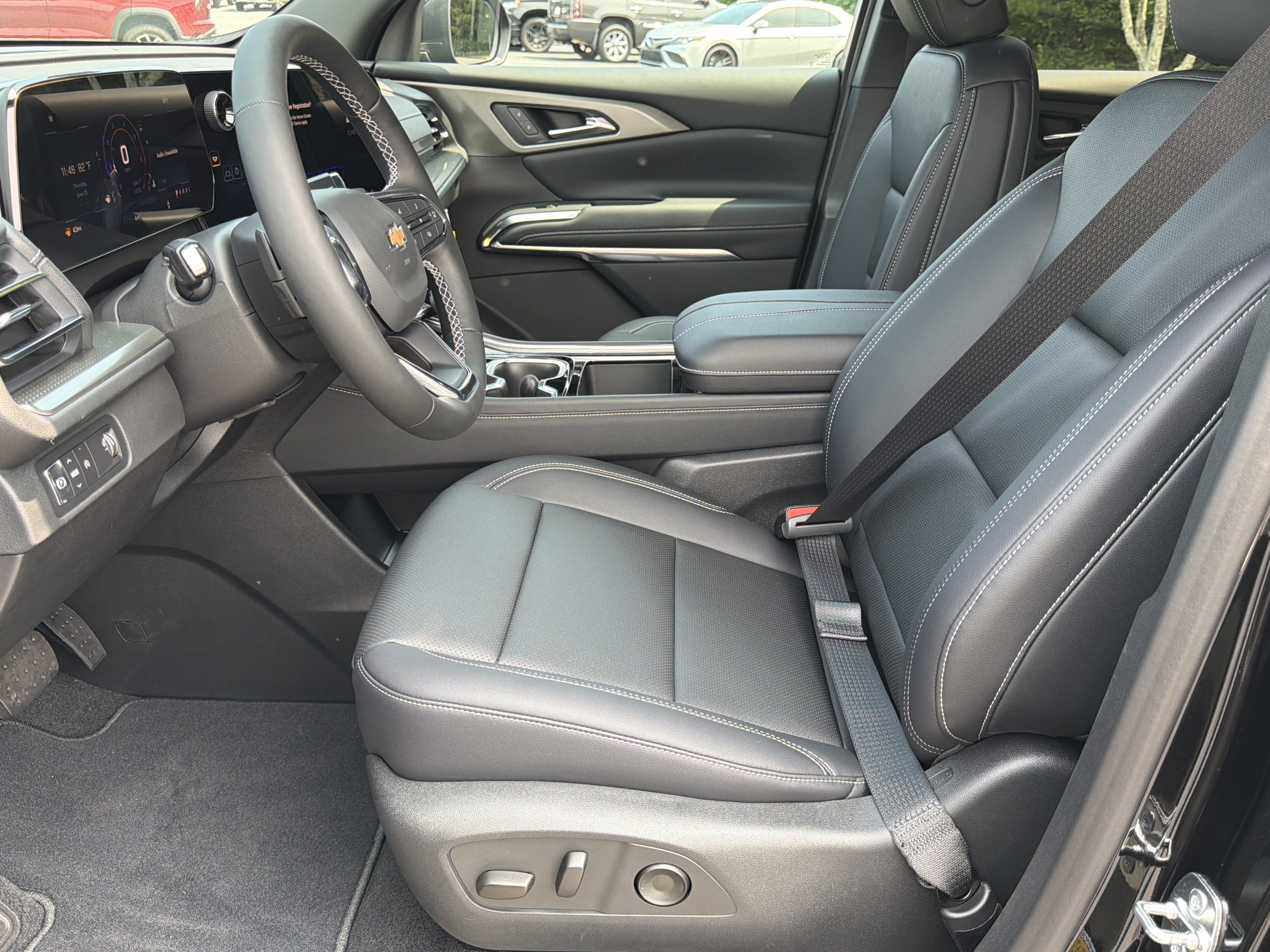 New 2026 Mosaic Black Metallic Chevrolet LT image 9