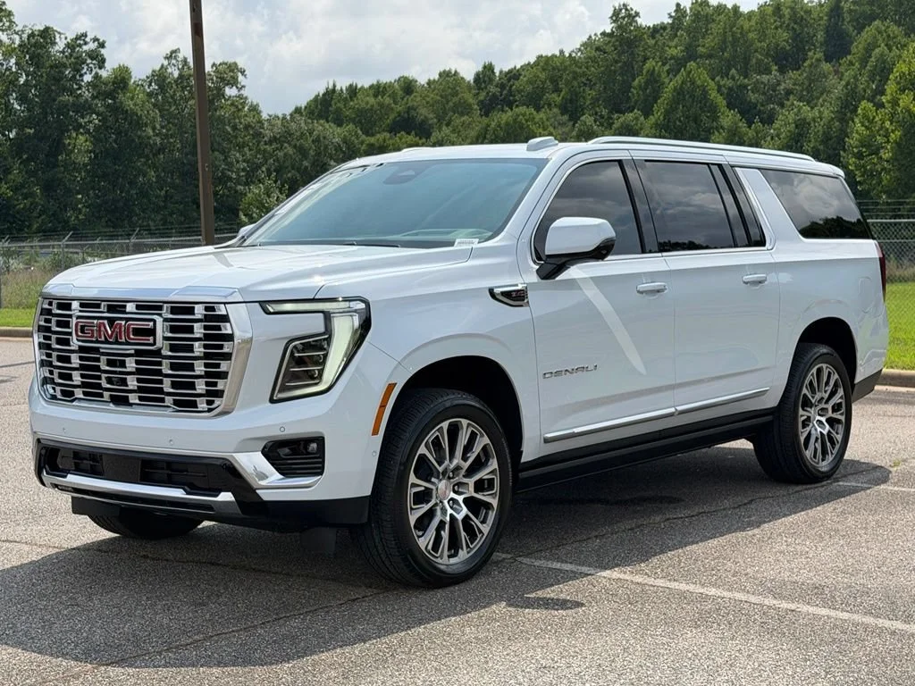 2026 GMC Yukon XL Denali - Photo 35
