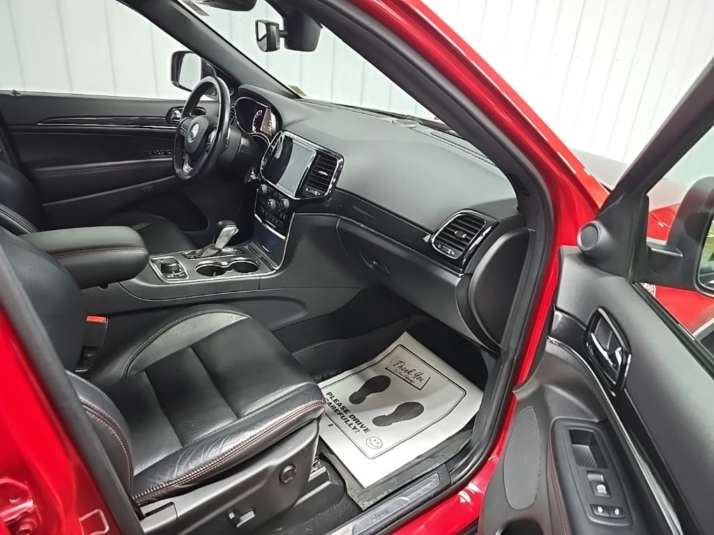 Used 2021 Red Line Jeep Trailhawk image 16