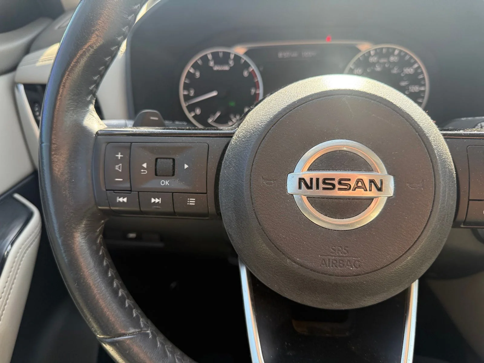 Used 2021 Scarlet Ember Tintcoat Nissan SL image 18