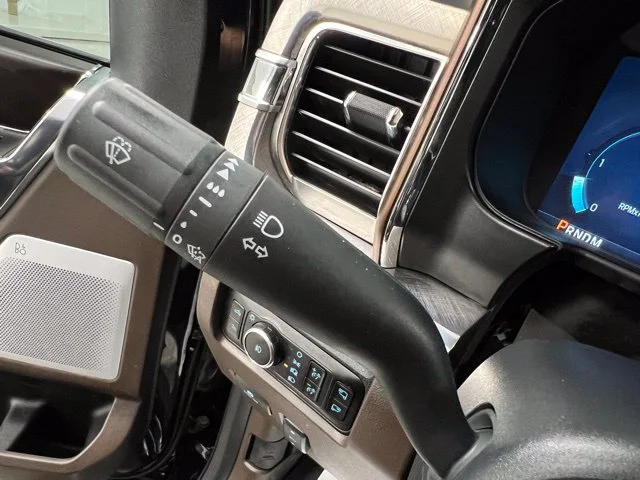 Used 2025 Blue Ford King Ranch image 30