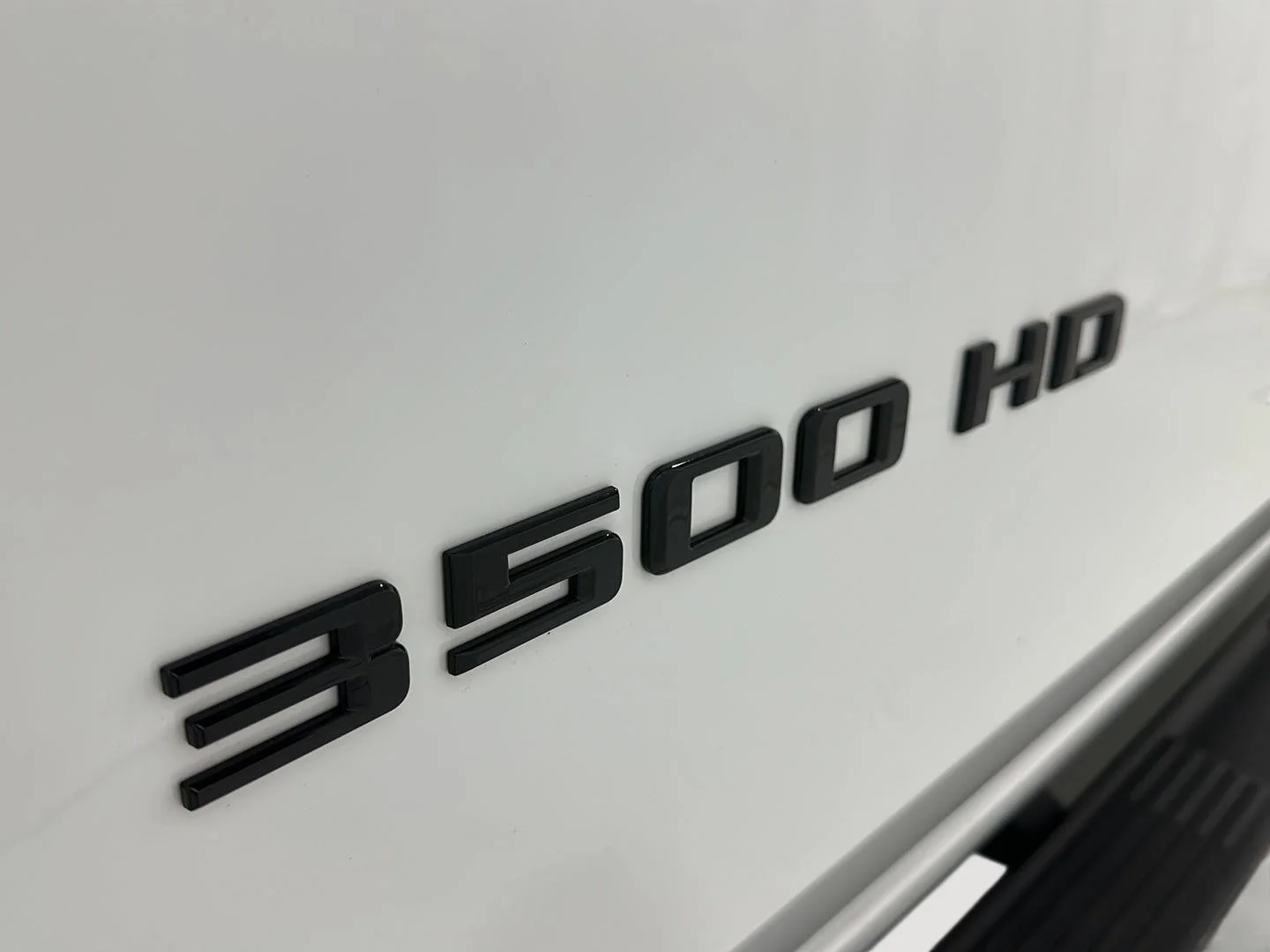 Used 2025 Summit White Chevrolet LT image 32