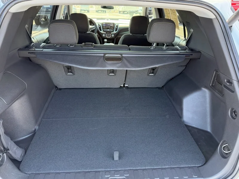Used 2024 Summit White Chevrolet LT image 24