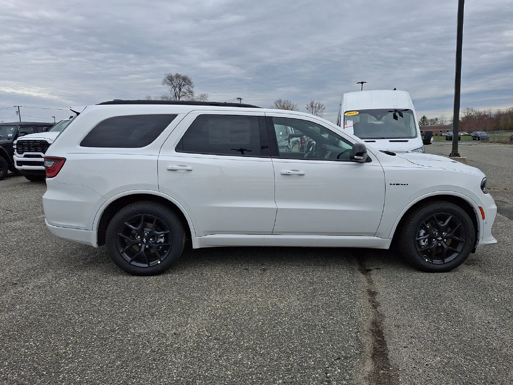 New 2026 White Knuckle Clear-Coat Exterior Paint Dodge GT Plus HEMI V8 image 9