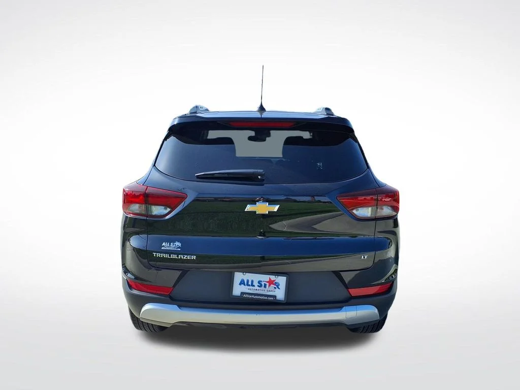 Used 2025 Black Chevrolet LT image 7