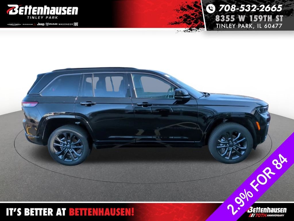 New 2026 Diamond Black Crystal Pearl-Coat Exterior Paint Jeep Limited Reserve image 4