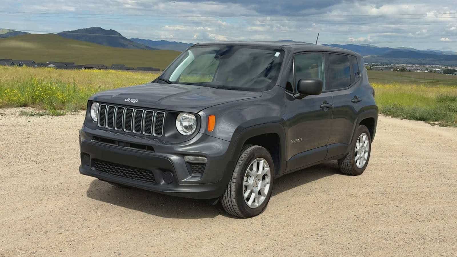 Used 2023 Graphite Gray Jeep Latitude image 12