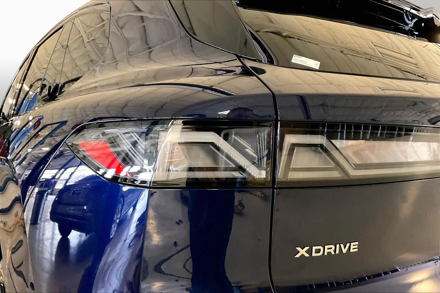 New 2027 Tanzanite Blue II Metallic BMW 40 xDrive image 14