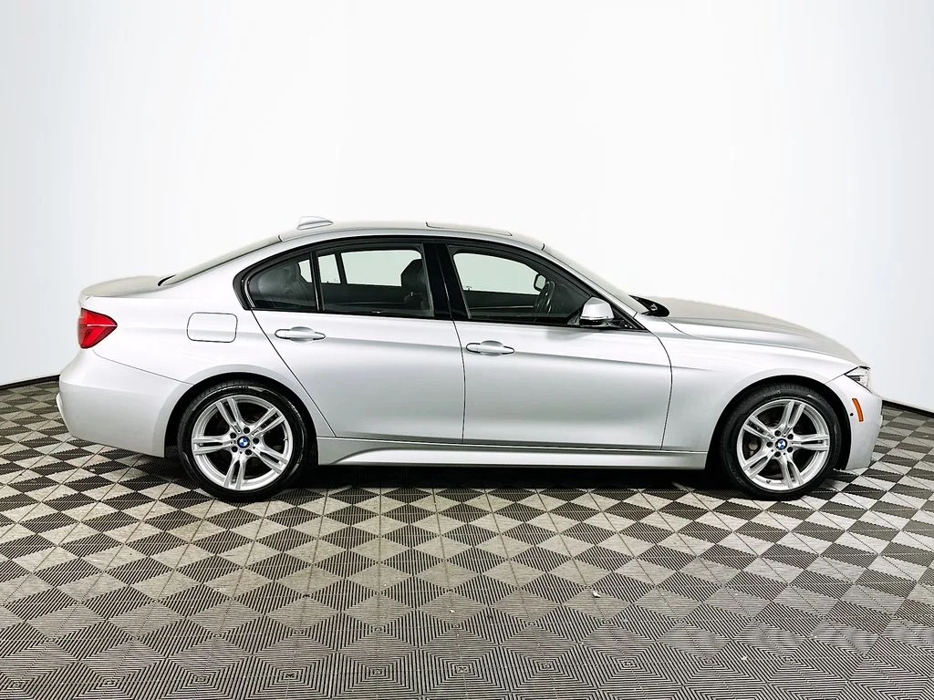 Used 2017 Glacier Silver Metallic BMW 340i xDrive image 4