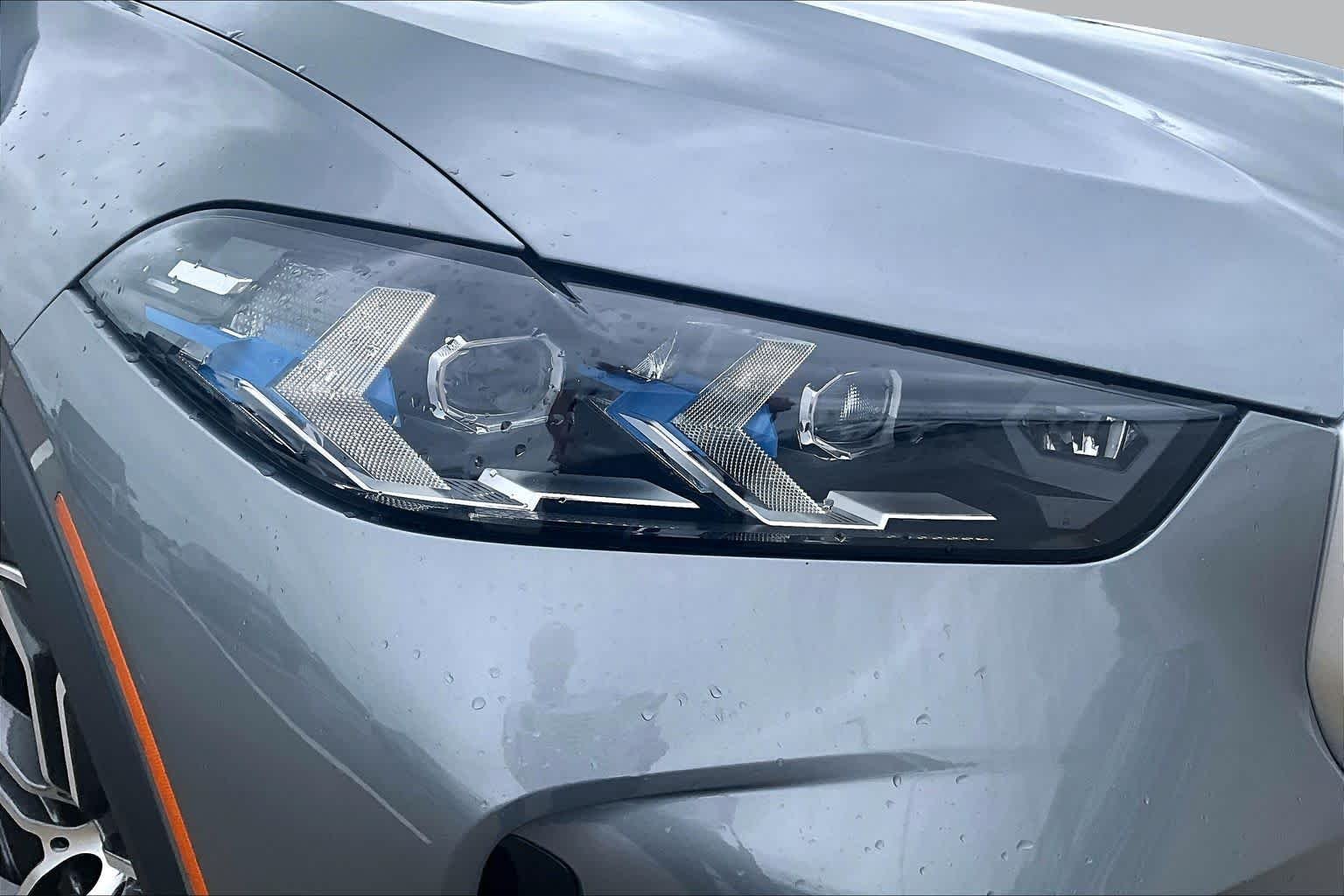 Used 2026 Skyscraper Grey Metallic BMW xDrive40i image 27