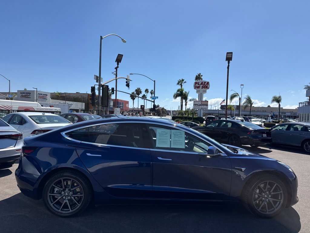 Used 2018 Blue Tesla Long Range image 4