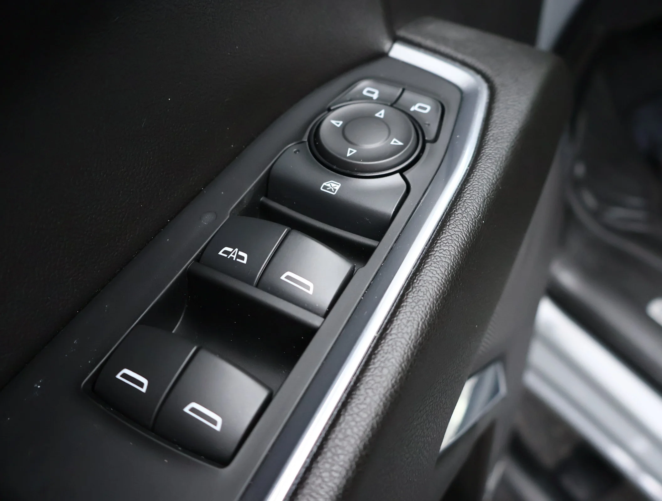 Used 2024 Slate Gray Metallic Chevrolet LT Trail Boss image 8