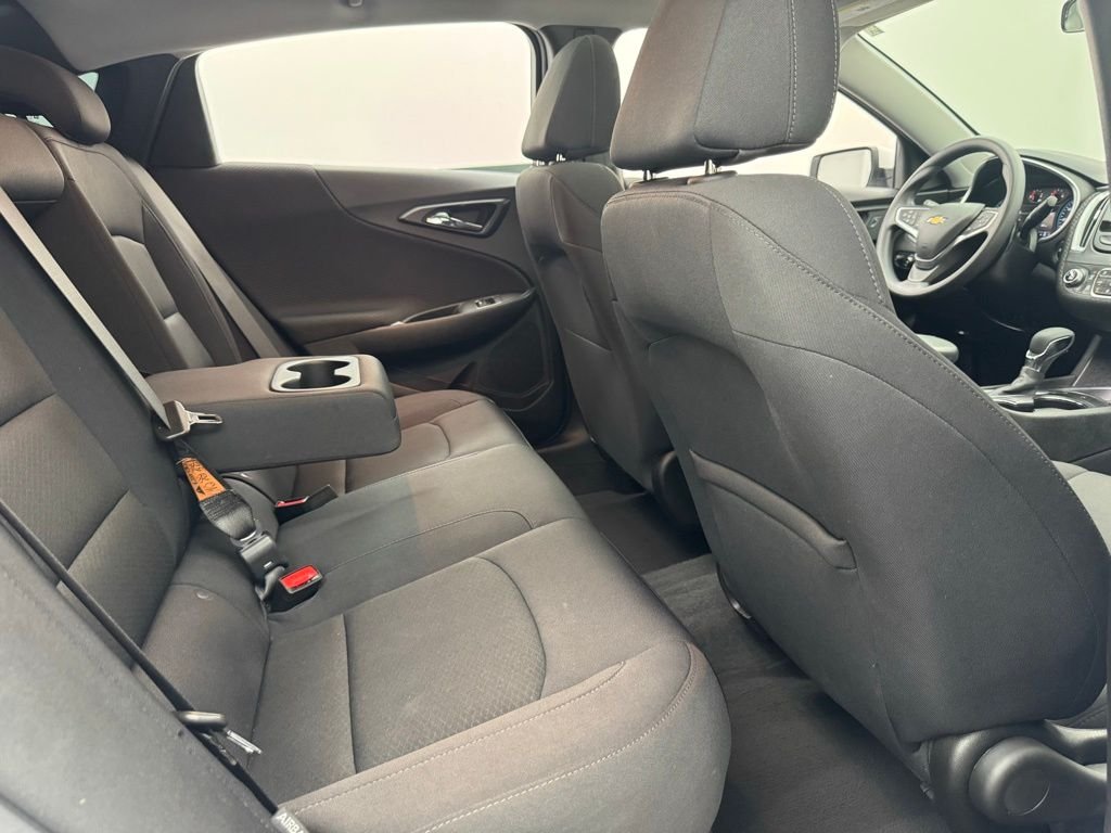 Used 2024 Summit White Chevrolet LT image 33