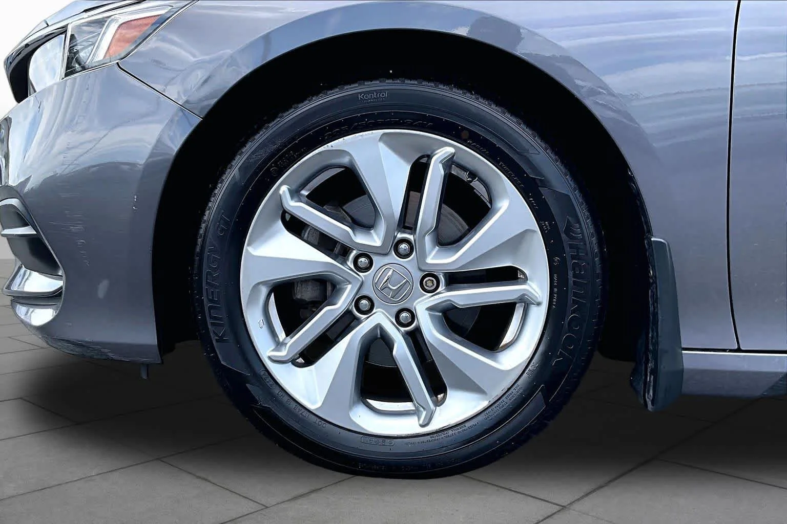 Used 2019 Modern Steel Metallic Honda LX 1.5T image 10