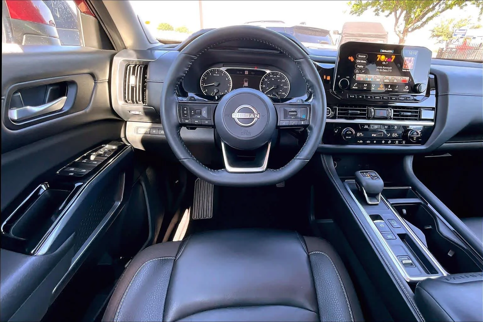 Used 2024 Scarlet Ember Nissan SL image 6