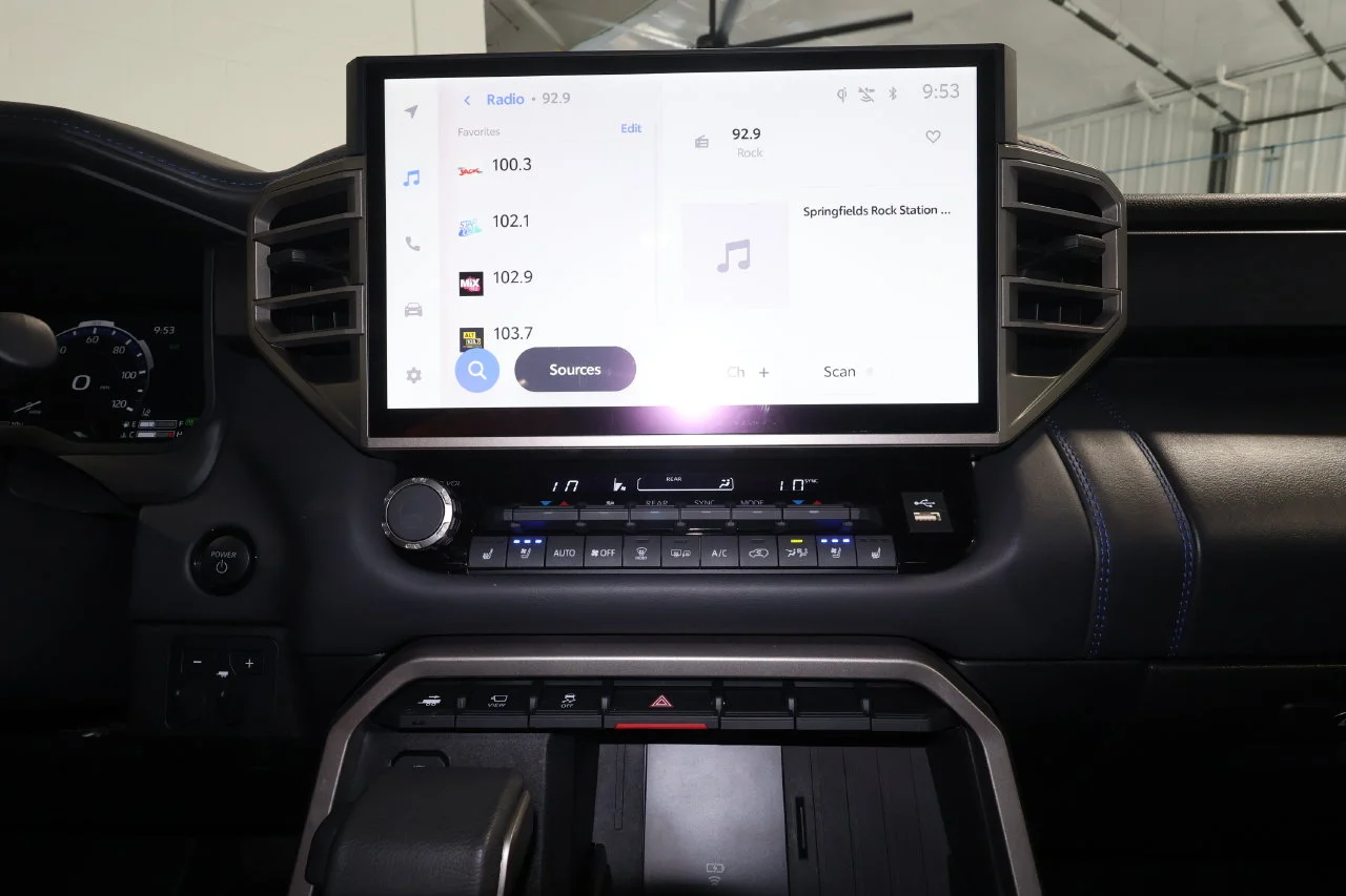 2026 Toyota Sequoia Platinum - Photo 18