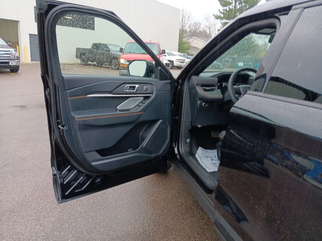 Used 2026 Agate Black Metallic Ford Tremor image 16