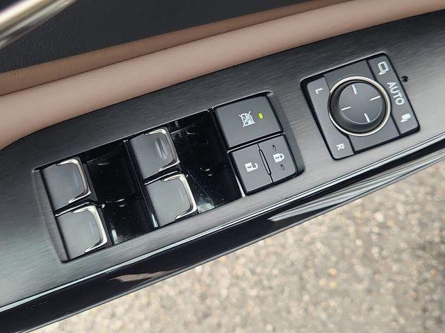 Used 2024 White Lexus ES 350 image 23