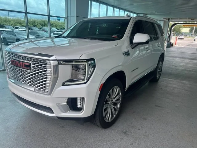 Used 2021 WHITE FROST TRICOAT GMC Denali image 3
