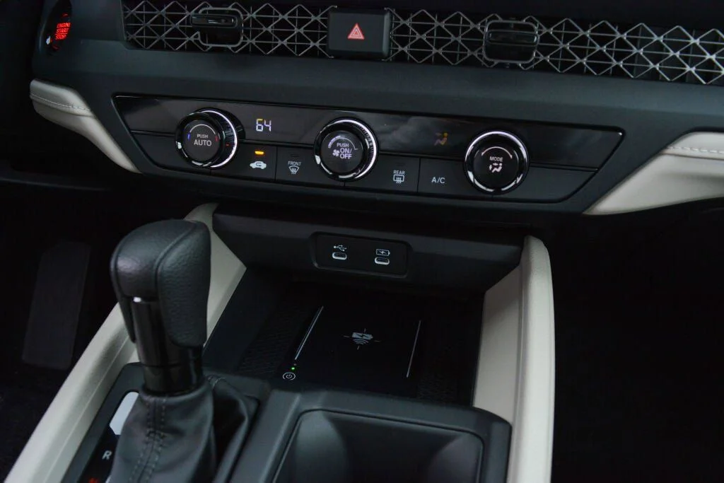 New 2026 Platinum White Pearl Honda LX image 13