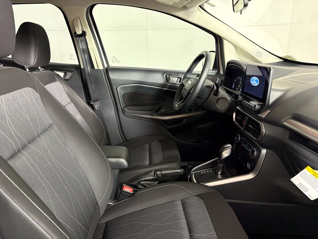 Used 2020 White Ford SE image 17