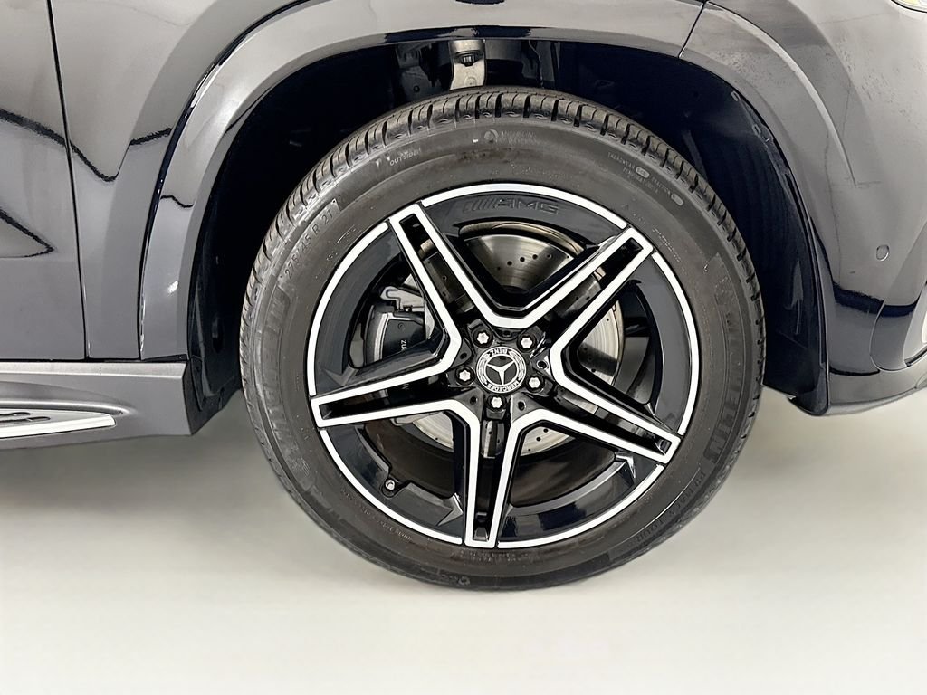 Certified Used 2026 Obsidian Black Metallic Mercedes-Benz GLS 450 image 33