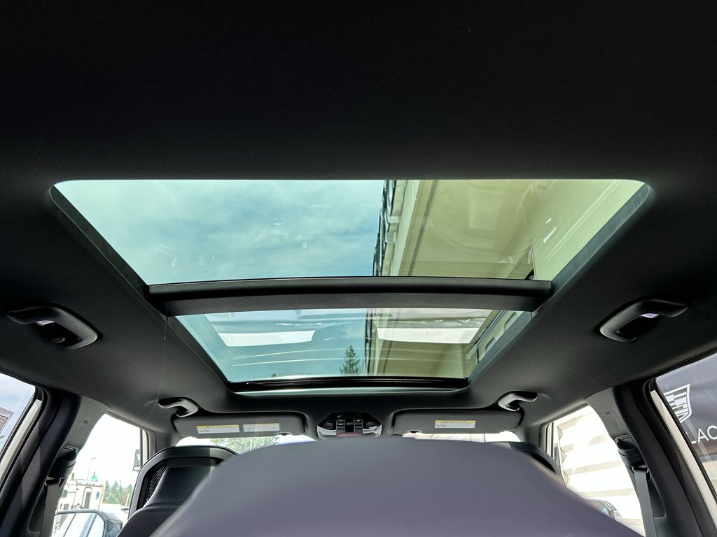 New 2027 Snow White Pearl Kia X-Line S image 15