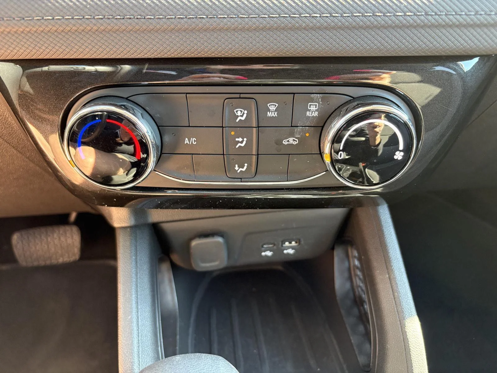 Used 2025 Crimson Metallic Chevrolet LT image 25