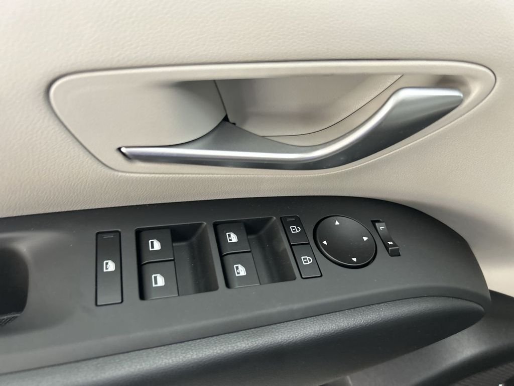 New 2026 Phantom Black Hyundai SEL AWD image 15