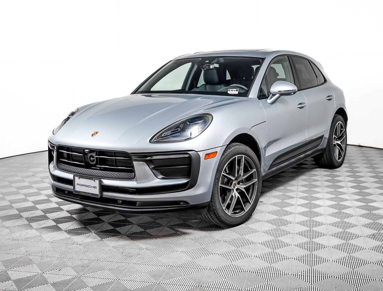 2026 Porsche Macan's photo