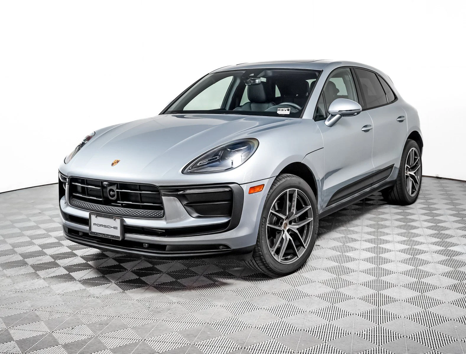 2026 Porsche Macan's photo