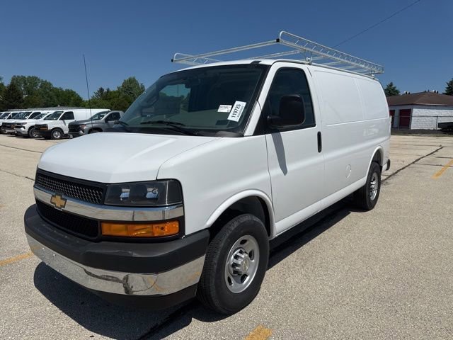 2026 Chevrolet Express 2500 Work Van HD's photo