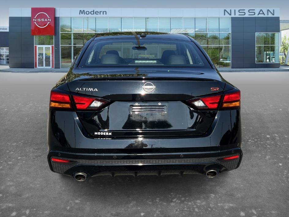 Certified Used 2024 Super Black Nissan 2.5 SR image 6