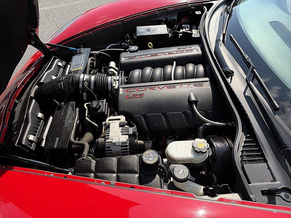 Used 2005 Victory Red Chevrolet Base image 25