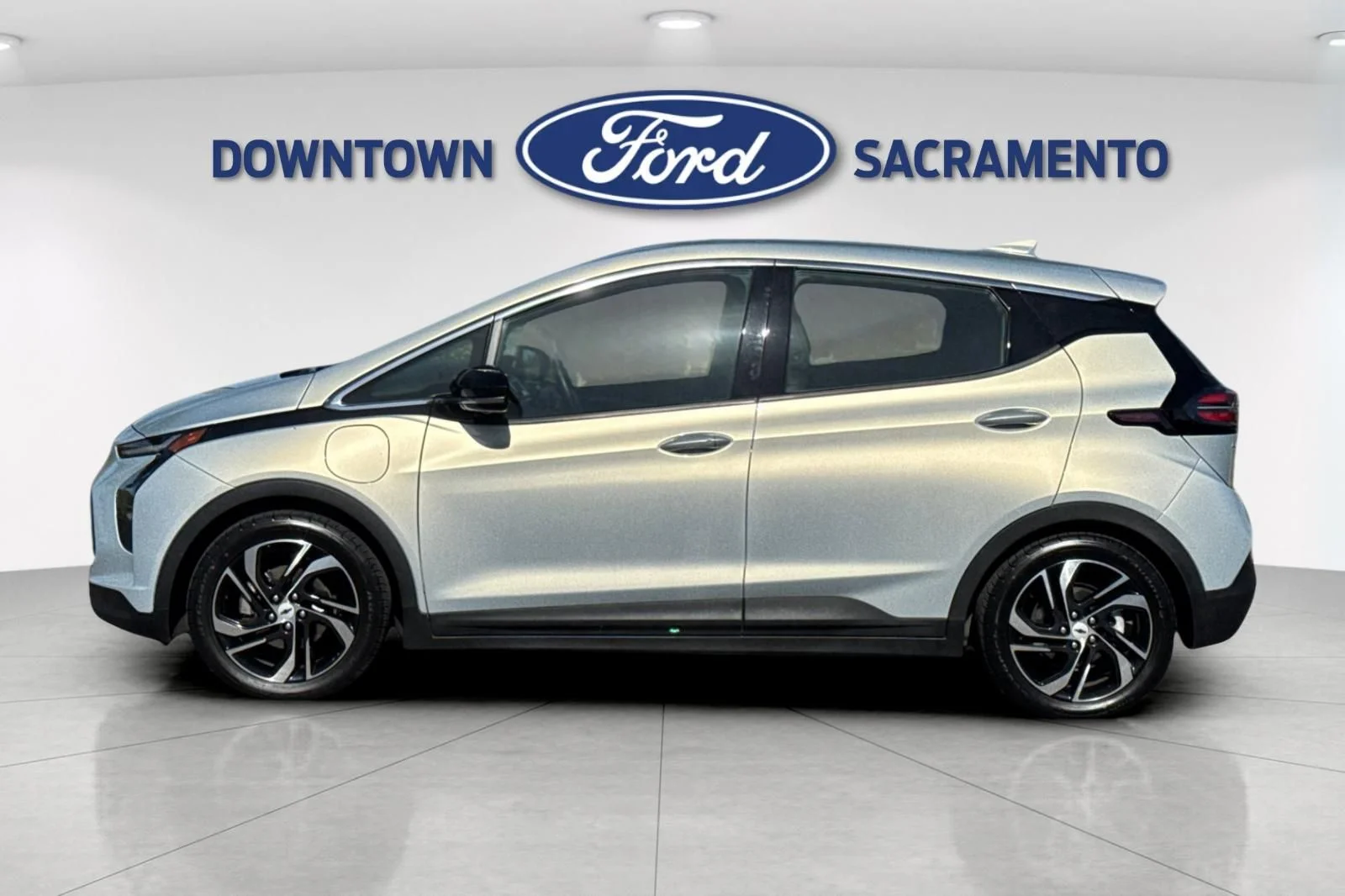 Certified Used 2023 Silver Chevrolet 2LT image 7